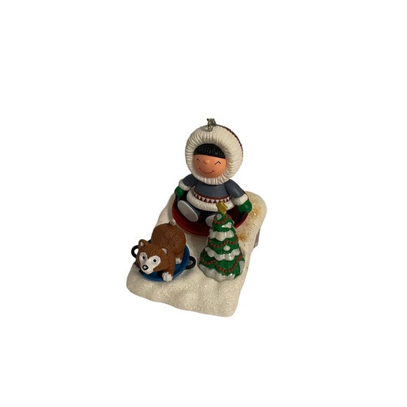 Hallmark Keepsake Christmas Ornament Frosty‎ Friends 2008 Eskimo & Dog Sledding - Picture 4 of 7
